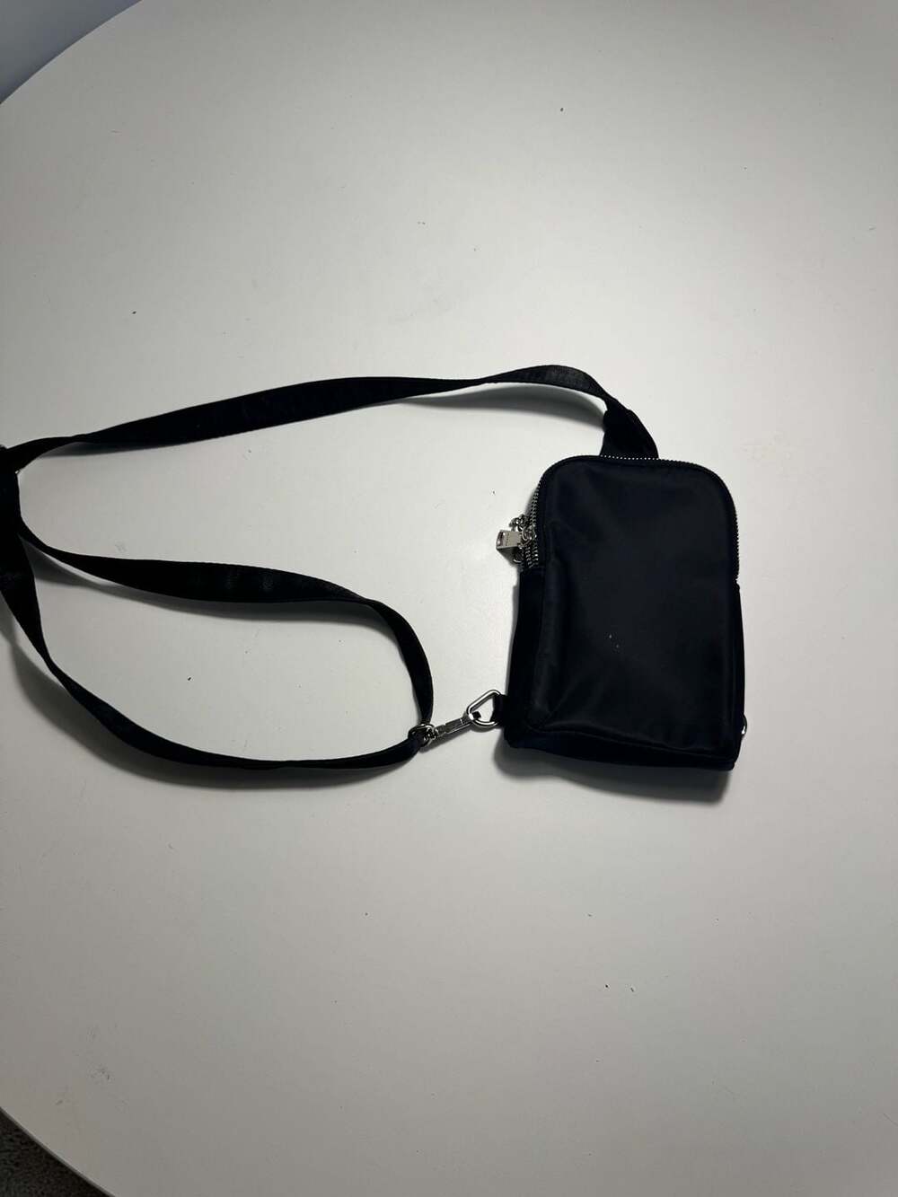 INICAT Black Nylon Phone Crossbody Bag Mini Travel Wallet Adjustable Strap